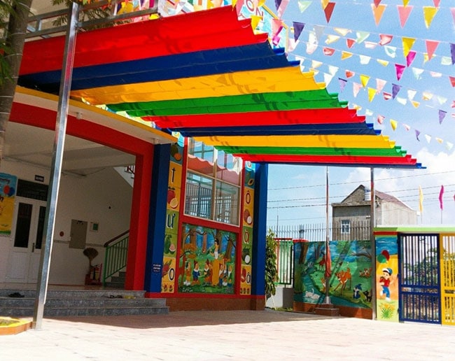 Chuyên bán Bạt Che Nắng Mưa Cho Trường Học Giá Rẻ